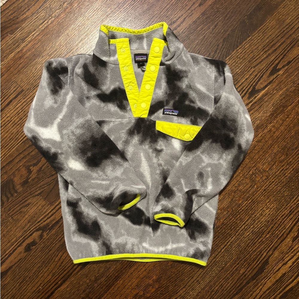 Patagonia Black and Gray Fleece with Yellow Accents - synchilla